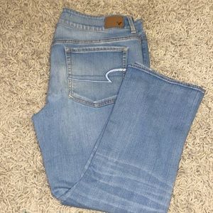 American Eagle light wash cropped jeans sz16